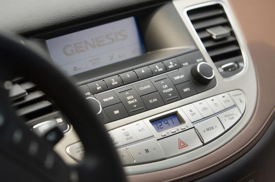  Hyundai Genesis 4.6L V8 2009 года  (фото 14 из 21)